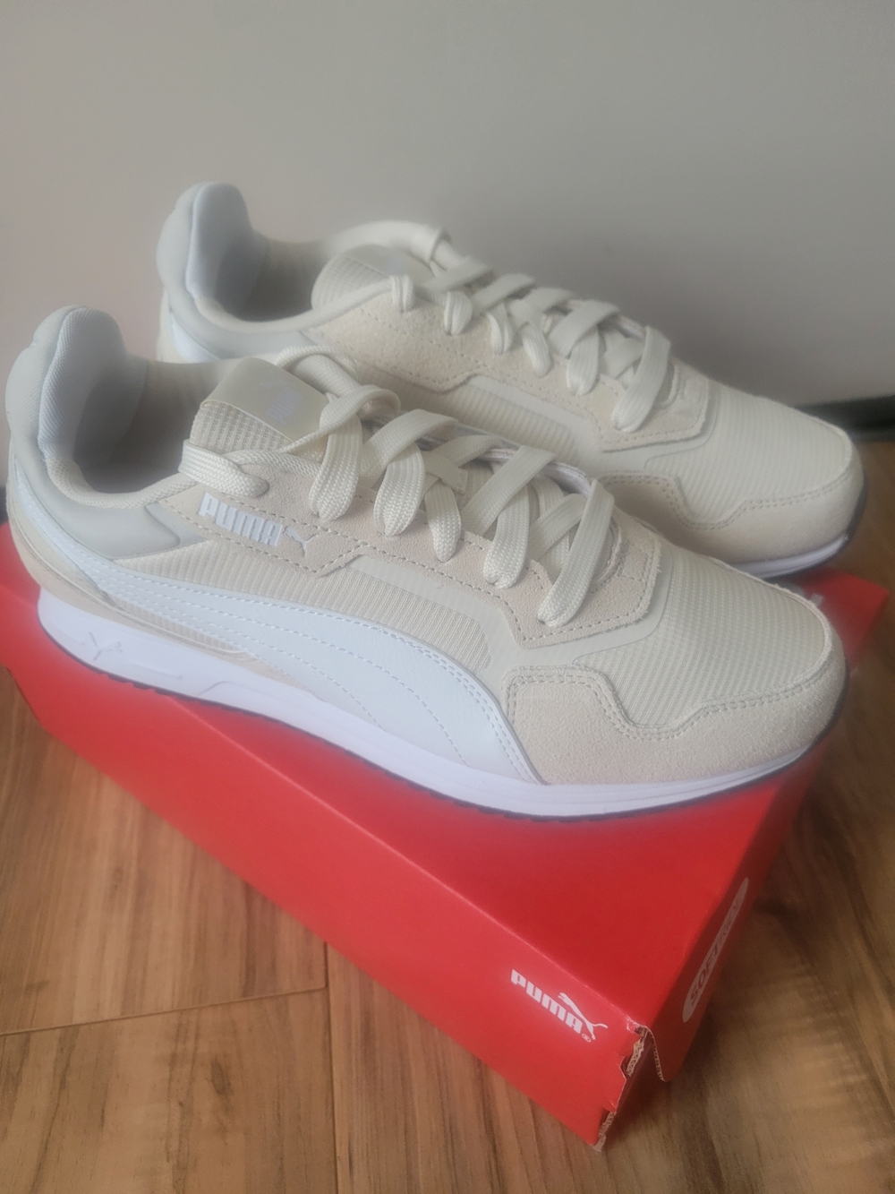 Puma Softride Beige and White Low-Top Sneakers